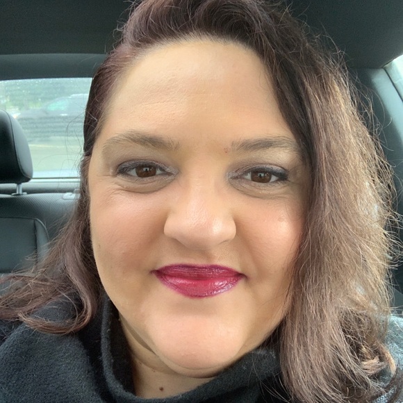 Meet your Posher, Debbie - Picture 1 of 1